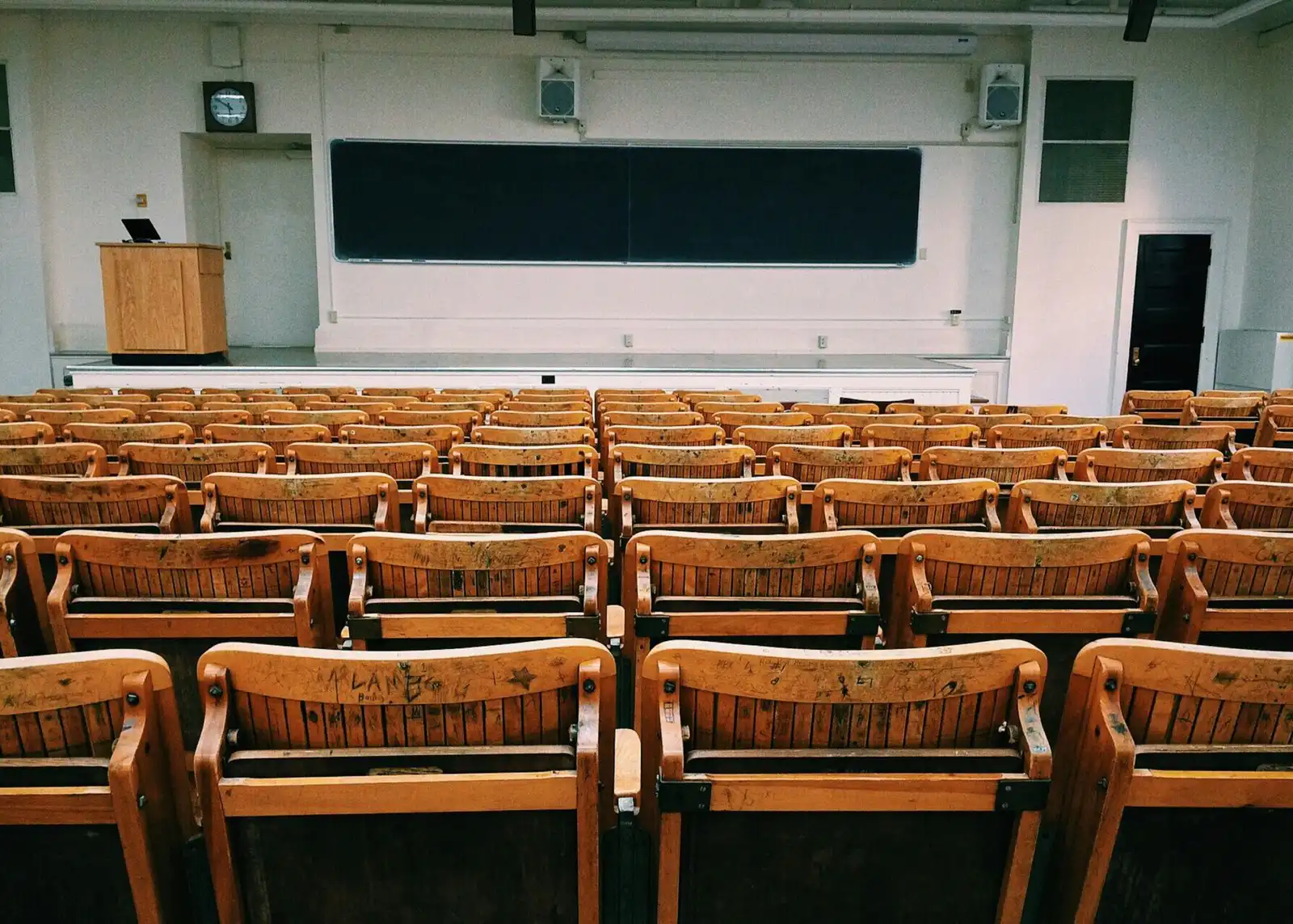 Best Courses for Indian Students in the UK, Australia, and Canada